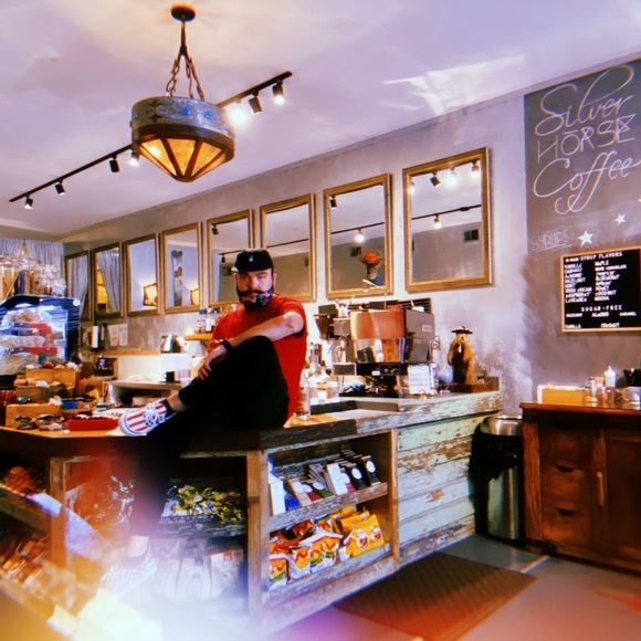 Meet your Posher, Josh - Picture 3 of 5